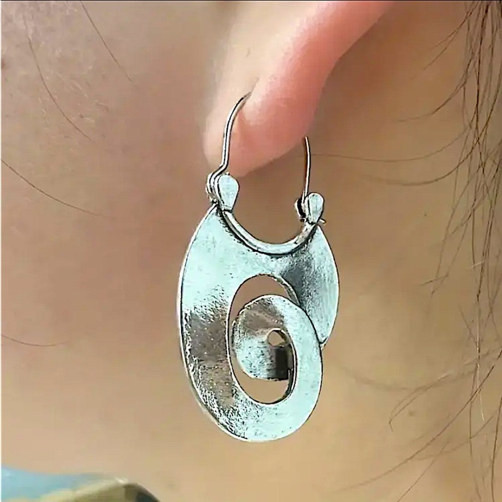 Silver Swirl Boho Earrings Geometric Irregular Dangle - Picture 2 of 7